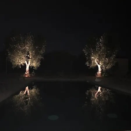 Casa Bianca Con Piscina